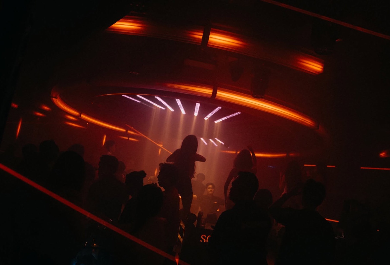 Vòng sáng 360 độ tại Drave Club